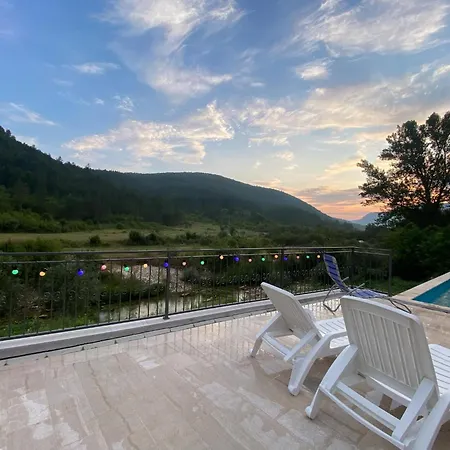 Villa Oaza *